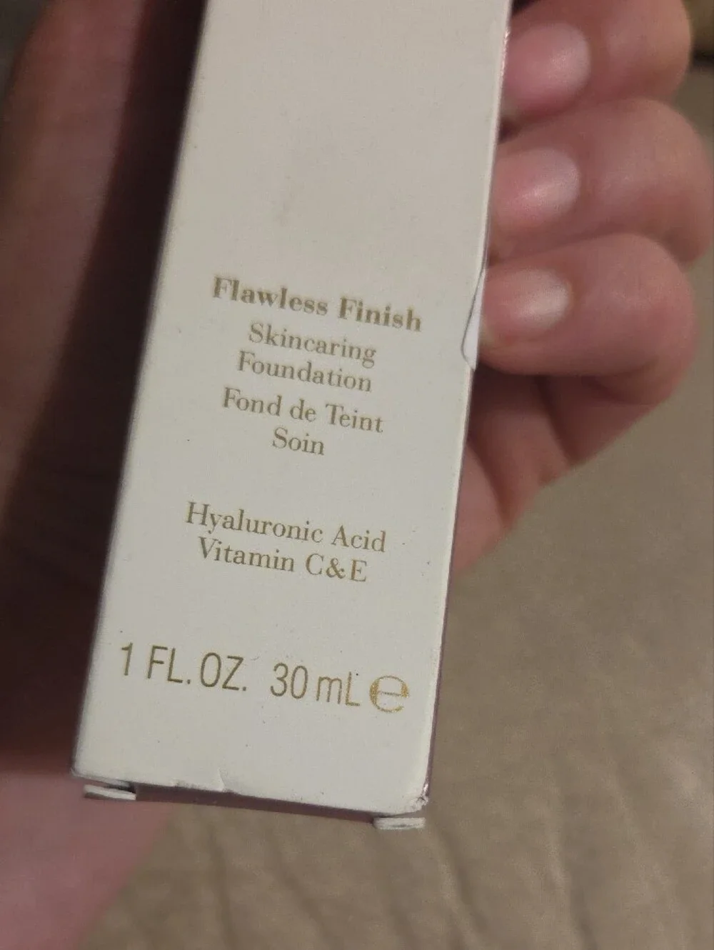 Elizabeth Arden Flawless Finish Foundation - Warm Tan Bottle with White Box